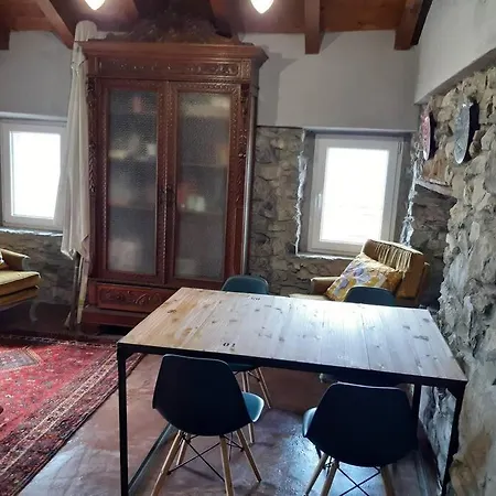Horta - Charming Attic With Rooftop View