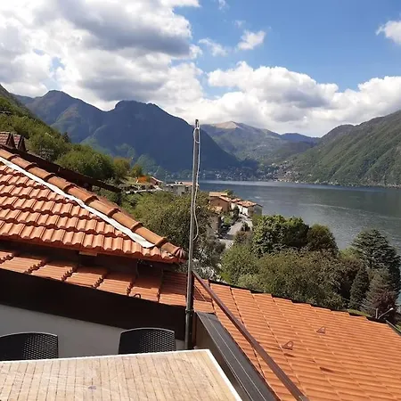 Horta - Charming Attic With Rooftop View Apartment Lezzeno