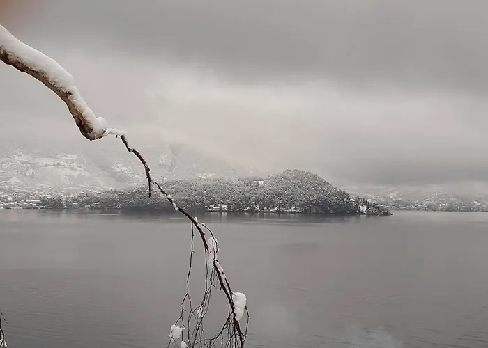 Horta - Charming Attic With Rooftop View Apartment Lezzeno