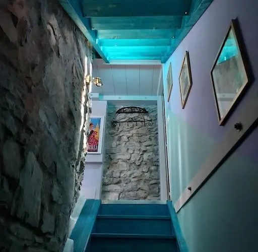 Horta - Charming Attic With Rooftop View *