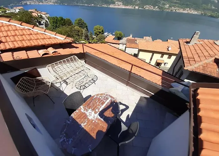 Horta - Charming Attic With Rooftop View Lezzeno