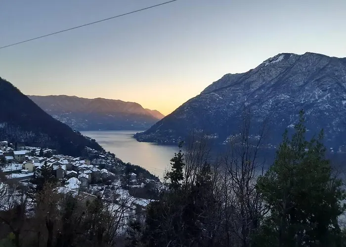 Horta - Charming Attic With Rooftop View Lezzeno