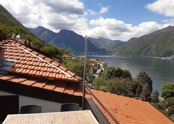 Horta - Charming Attic With Rooftop View Appartement Lezzeno